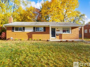 41530 Greenbriar Ln, Plymouth, MI