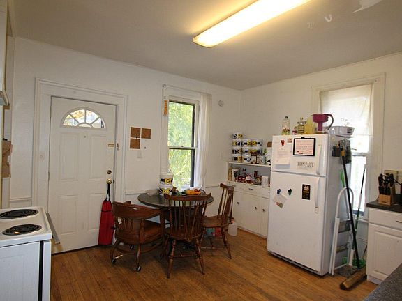 5th image of 342 E Madison St