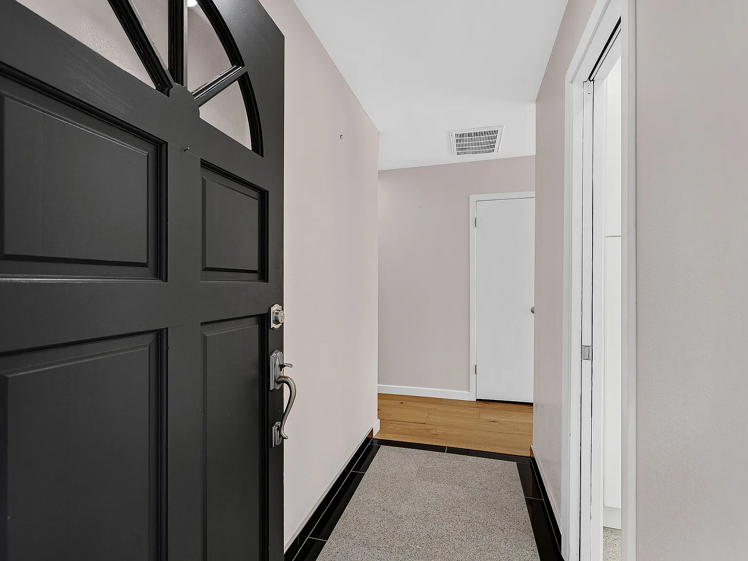 3 bed, 1727 sqft, $7,000 — Photo 4