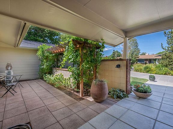 4th image of 724 Wedge Dr