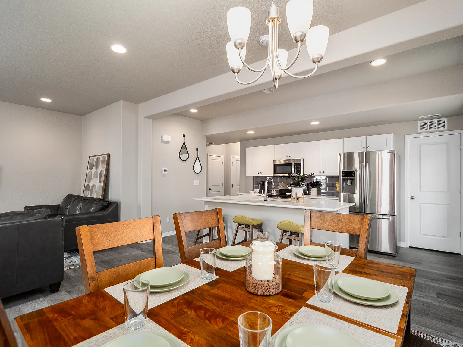3 bed, 2.5 bath, 1762 sqft, $3,100 — Photo 2