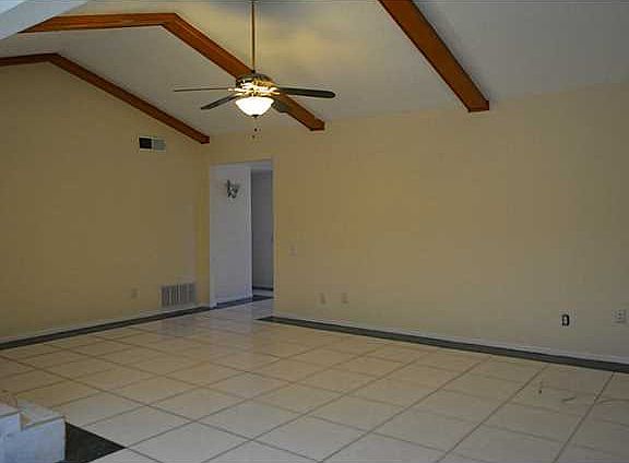 5th image of 1608 Vista Real Dr