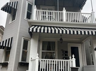 1319 N Astor St #2, Milwaukee, WI 53202