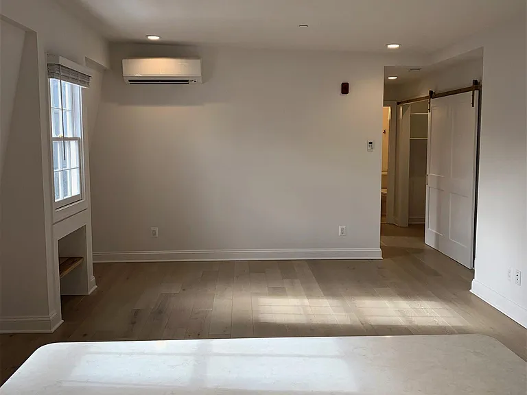 152 Main St #302 — Photo 4