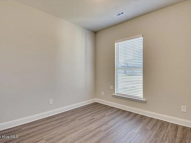 544 Hardy Point — Photo 16