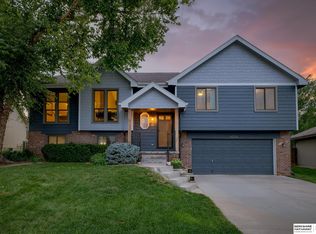 6226 N 103rd St, Omaha, NE 68134