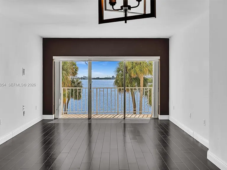 500 Bayview Dr #228 — Photo 2