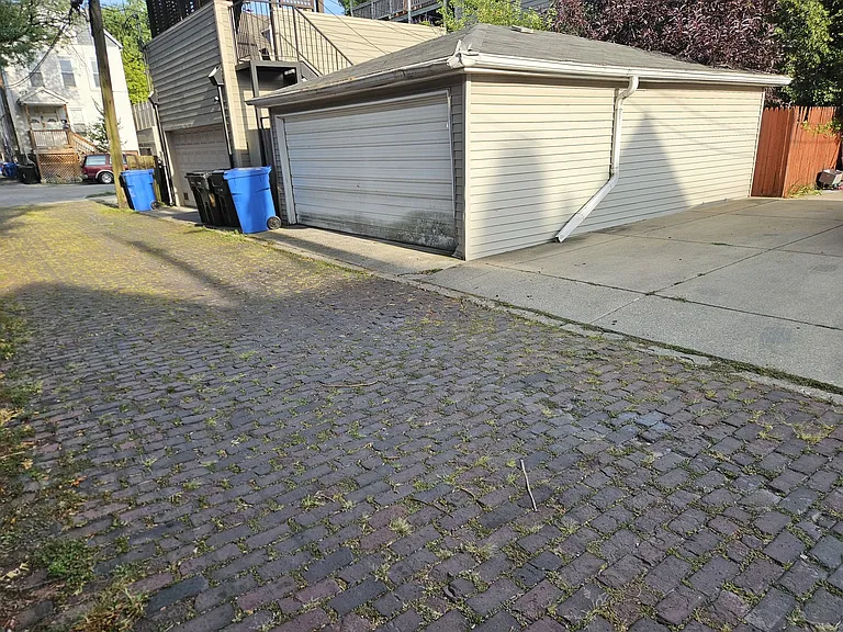 1140 W Barry Ave #1 — Photo 29