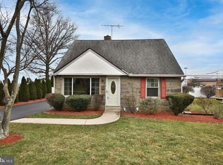 1919 Preston Ave, Willow Grove, PA 19090