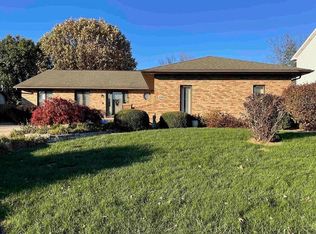 2709 Meadow Pointe Dr, Springfield, IL 62702