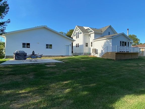 3rd image of 1104 L Ave