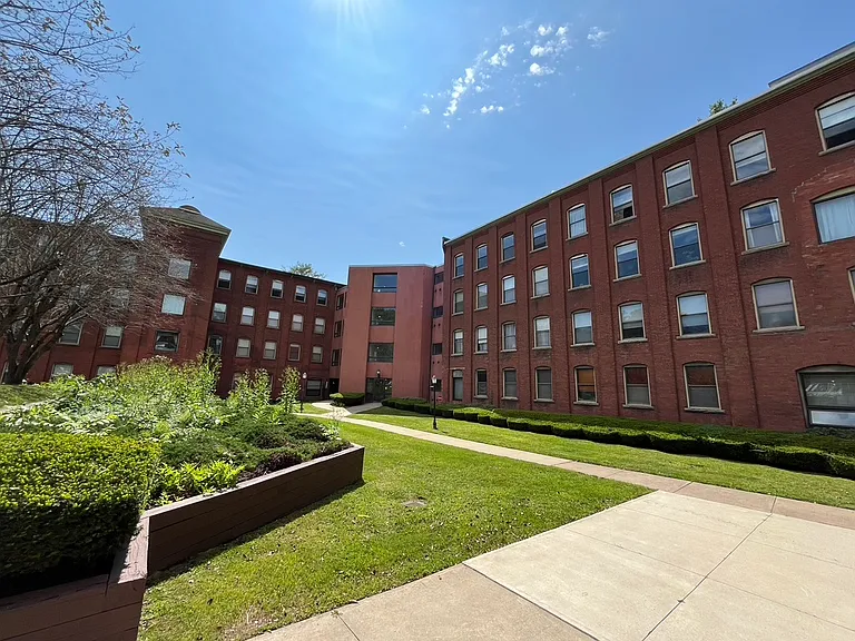 222 Williams St E #310 — Photo 13