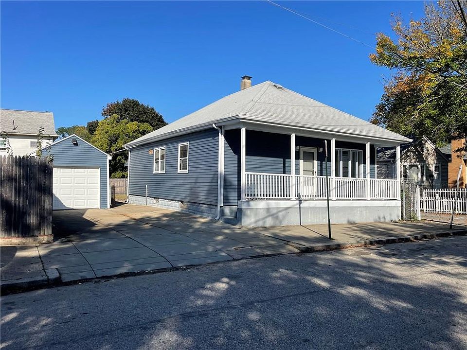 102 Ophelia St Providence, RI, 02909 Apartments for Rent Zillow