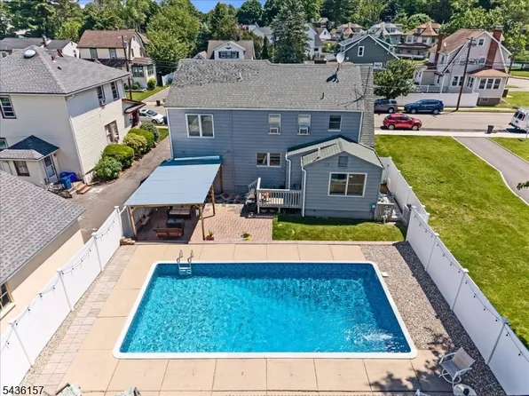121 Kanouse St, Boonton Town, NJ 07005