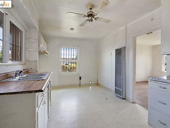 5th image of 807 S 45th St