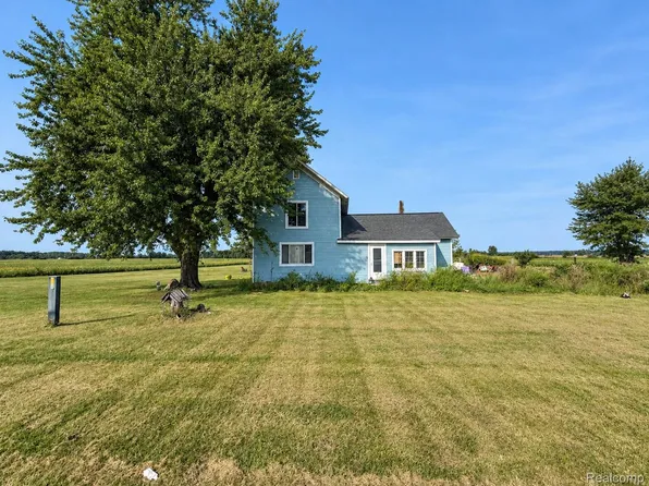 10500 S Waldron Rd, Pittsford, MI 49271