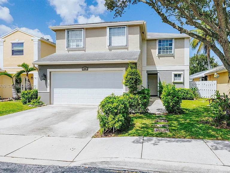 305 S Ketch Dr — Photo 1