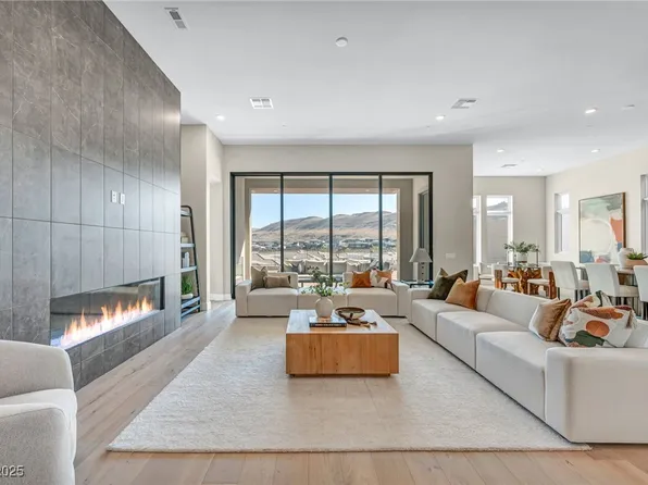 11127 Rolling Vista Dr, Las Vegas, NV 89135