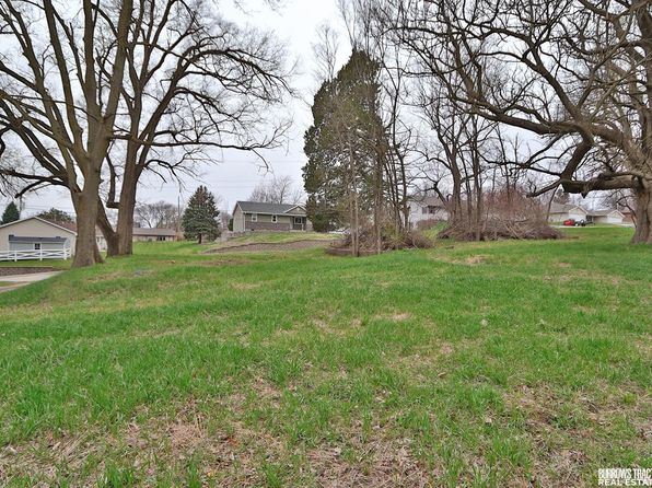 203 W Park St, Weeping Water, NE 68463