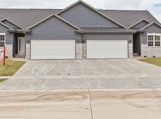 2972 Brookvalley Ct, Marion, IA 52302