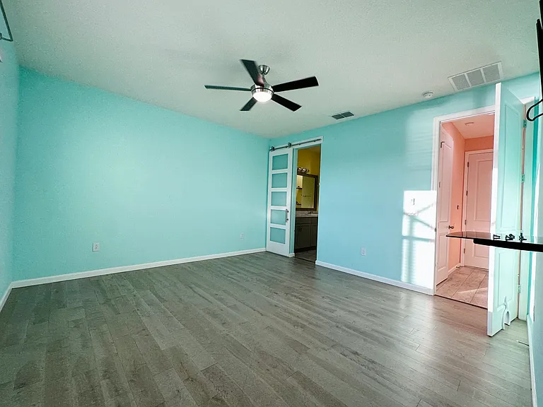 2410 Bittle Way — Photo 9