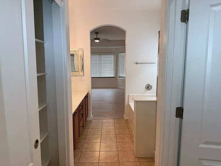 1682 E Fontana Dr — Photo 5