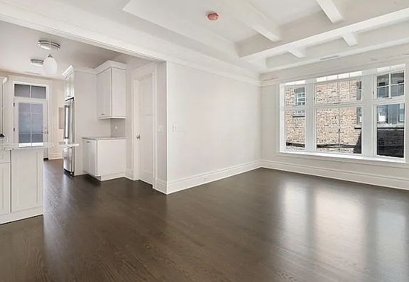 2nd image of 546 W Wellington Ave #3