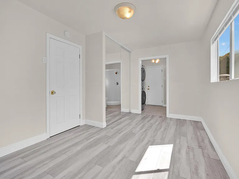 5266 Cass St — Photo 17
