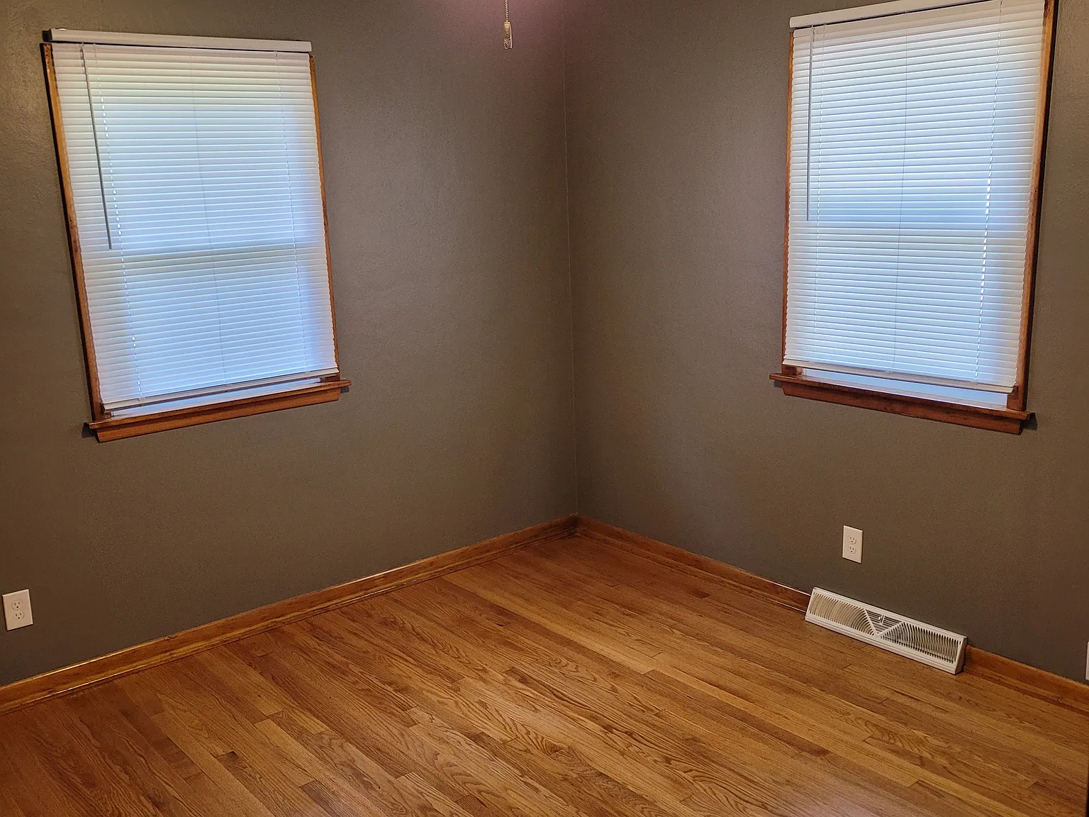 4 bed, 1920 sqft, $1,900 — Photo 3