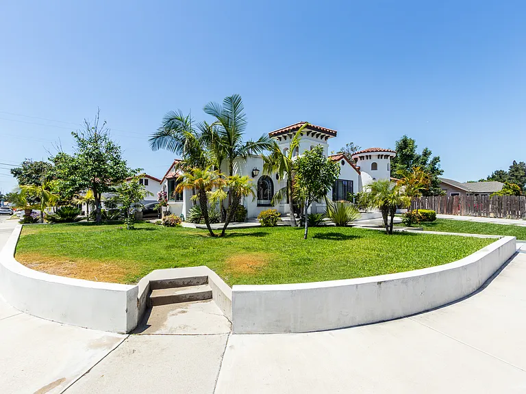 10068 Russell Ave — Photo 33