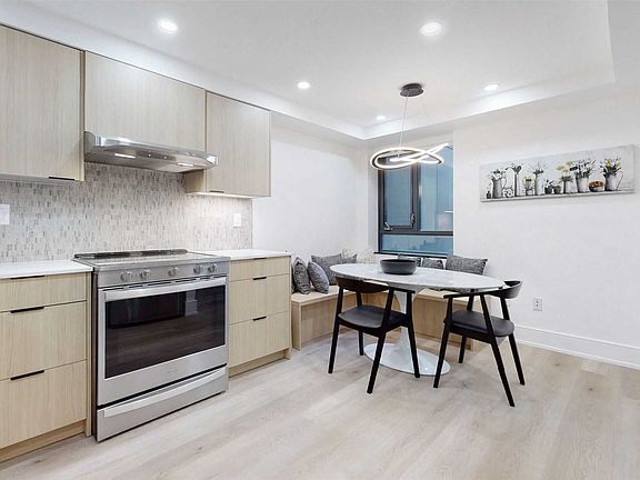 3rd image of 80 Cumberland St #504