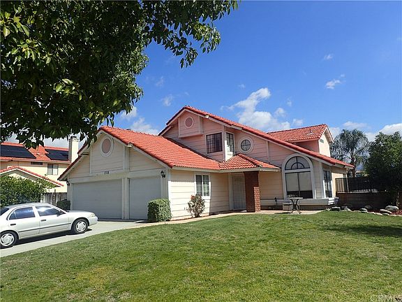 2nd image of 1708 Deanna Way