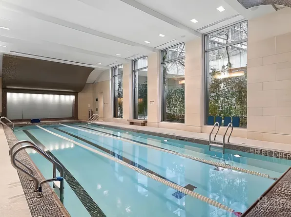 80 Riverside Boulevard image 12 of 17