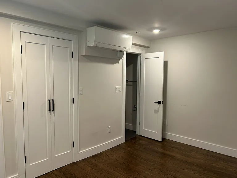 366 Hanover St — Photo 3