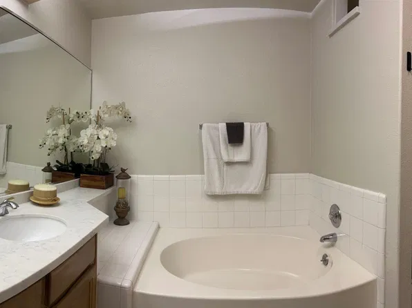 21239 Gary Dr APT 518, Castro Valley, CA 94546
