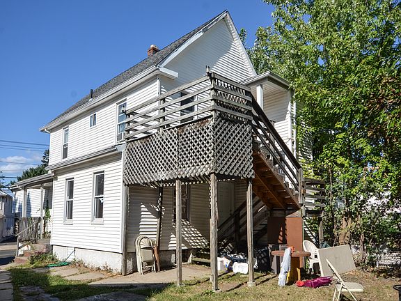 3rd image of 2265 Barnum Ave