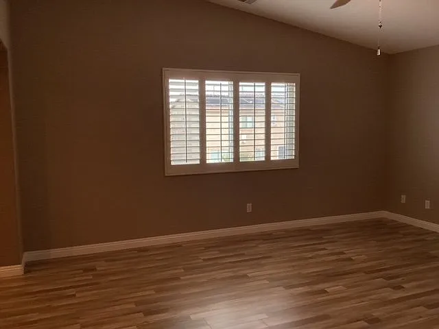 39324 Kennedy Dr — Photo 17