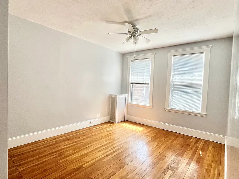 124 Sutherland Rd #5 — Photo 4