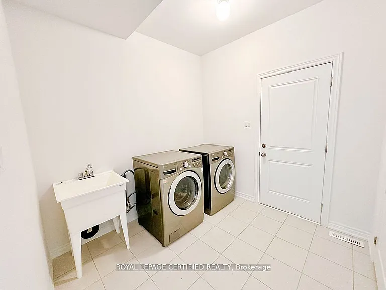 10 Baycroft Blvd — Photo 9