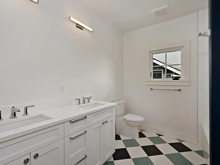 2910 9th Ave W — Photo 27