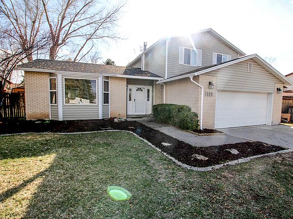2nd image of 1926 E Parkridge Dr