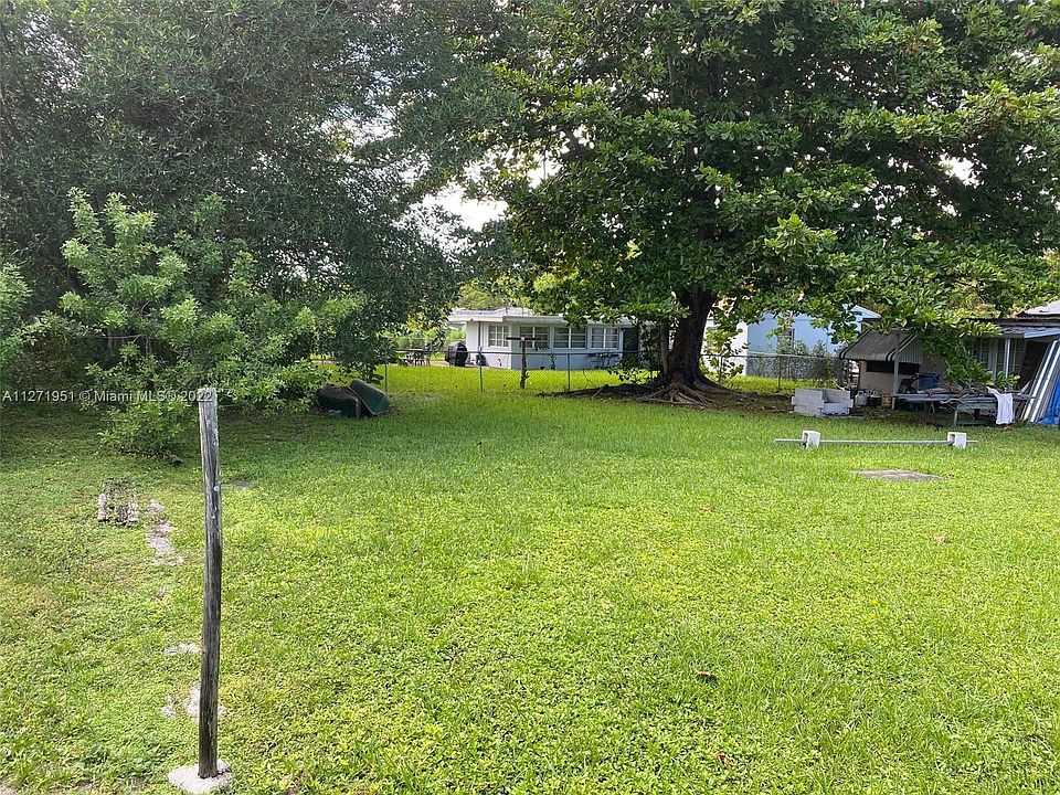 2nd image of 1060 NE 142nd St