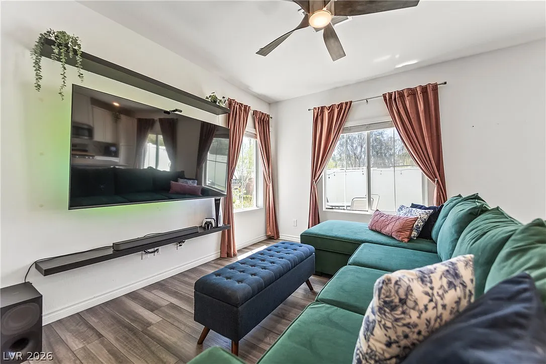 3 bed, 3.0 bath, 1768 sqft, $2,450 — Photo 4