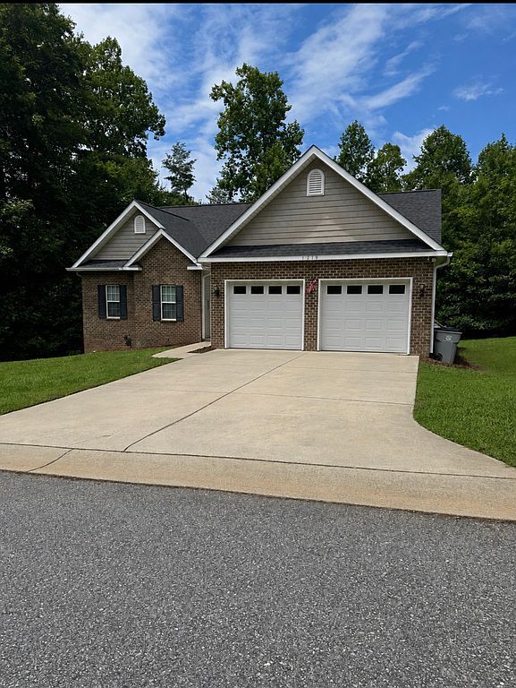 1219 Summerhill St - Property Image
