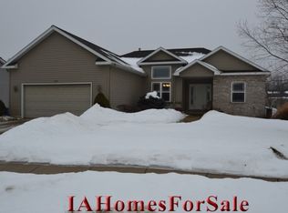 3513 Amanda Ct NW, Cedar Rapids, IA 52405