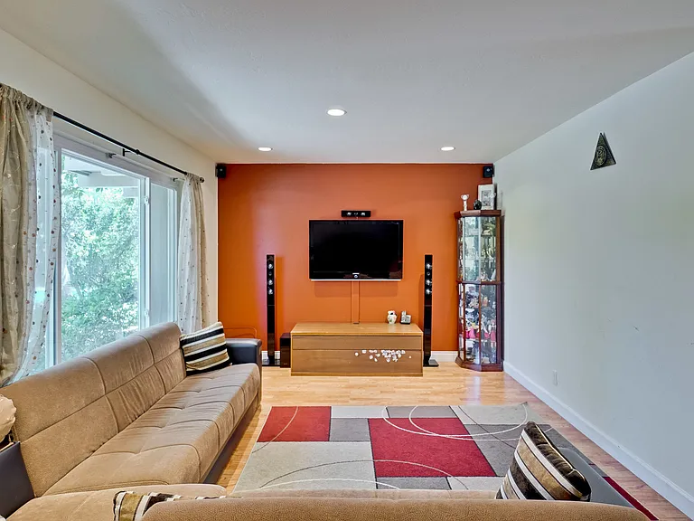 22671 Queens Oak Ct — Photo 10