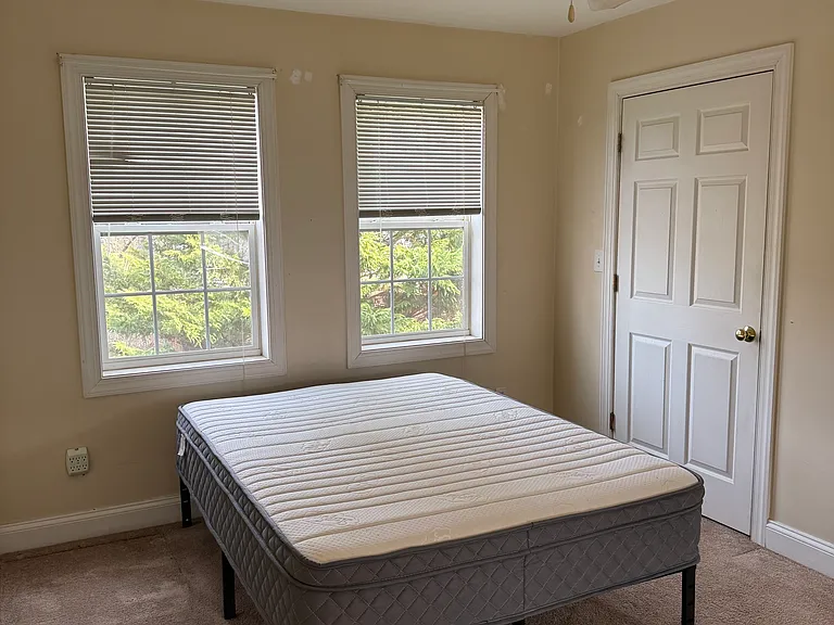 557 Half Moon Ct #1 — Photo 7