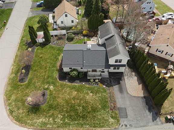 3rd image of 7 Pulaski Road #7