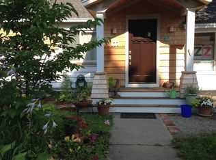 37 Bittersweet Ln, Burlington, VT 05401