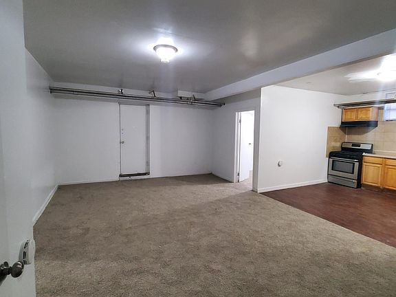 3rd image of 2-222 Jewett Ave #2